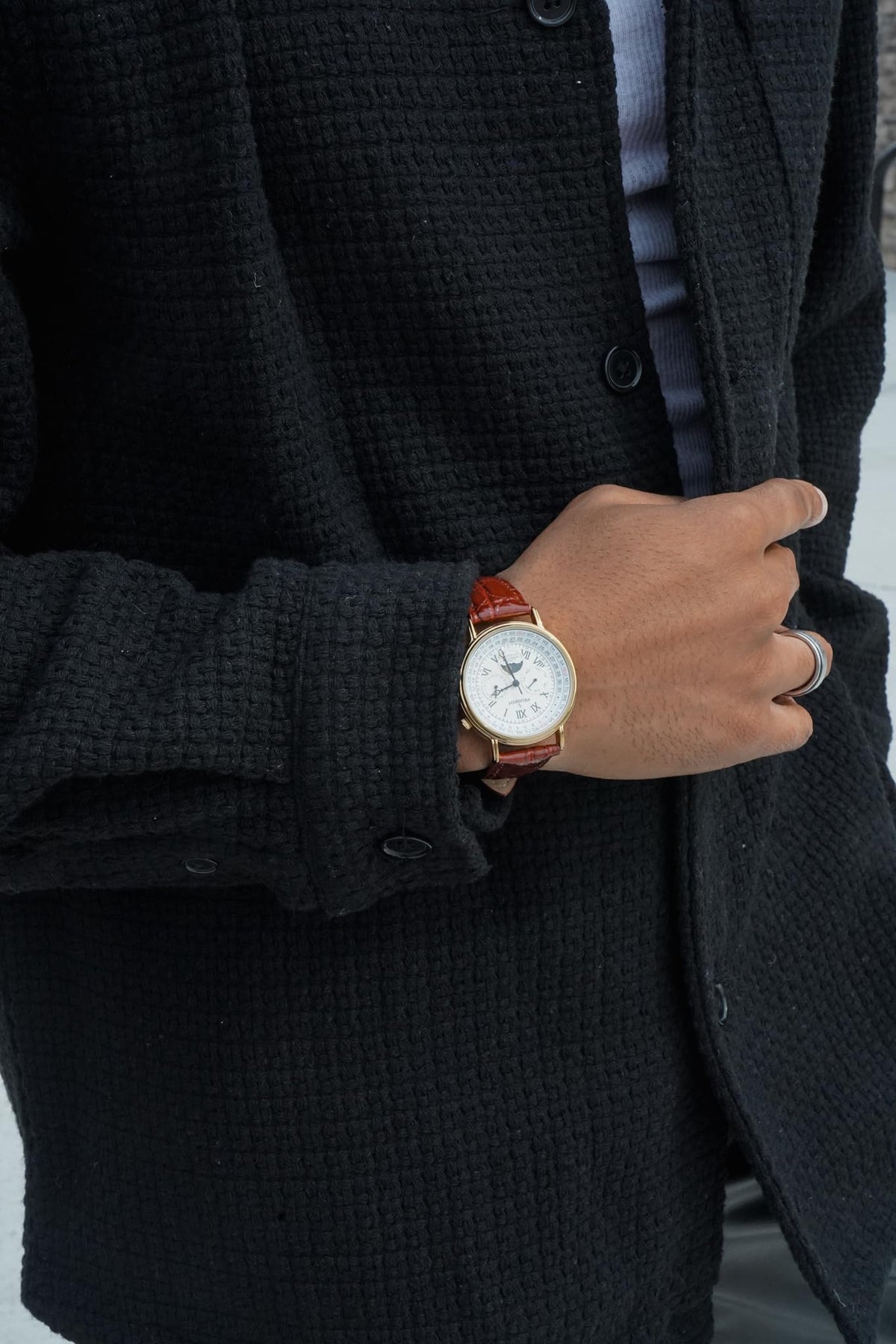 Gold Tone Leather Watch Q269762